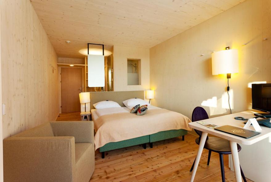 Hotel Gasthof Neumayr Obertrum am See Room photo