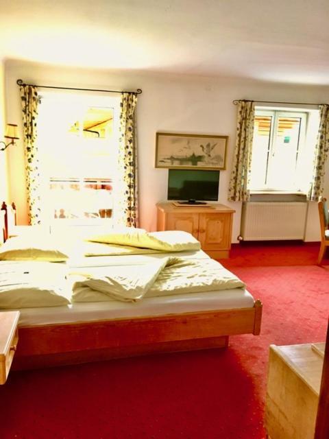 Hotel Gasthof Neumayr Obertrum am See Exterior photo